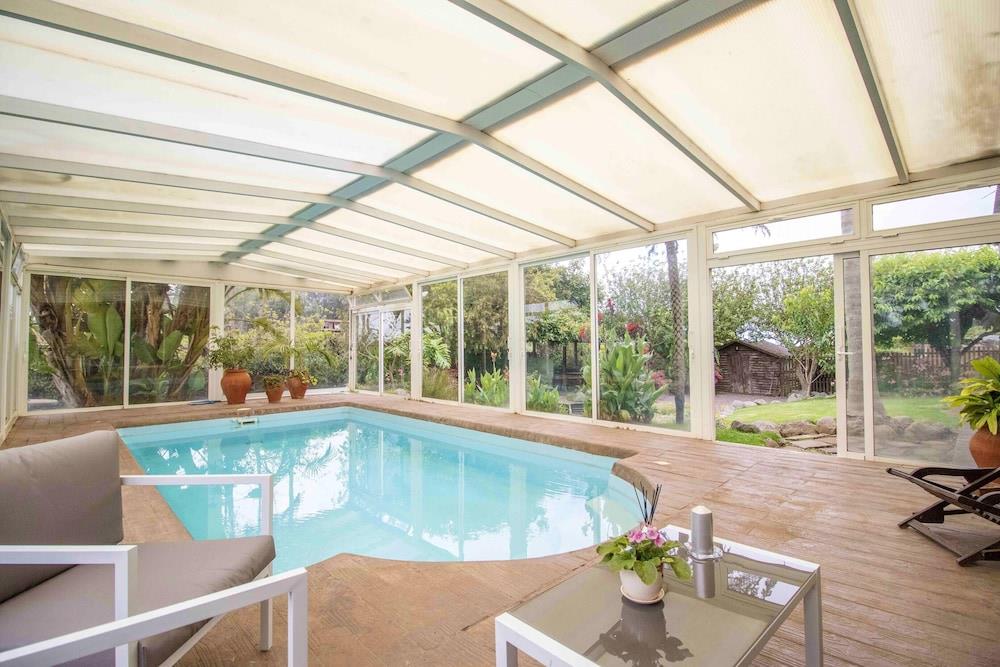 Villa With 5 Bedrooms In La Esperanza, With Indoor Pool, Enclosed Garden And Wifi