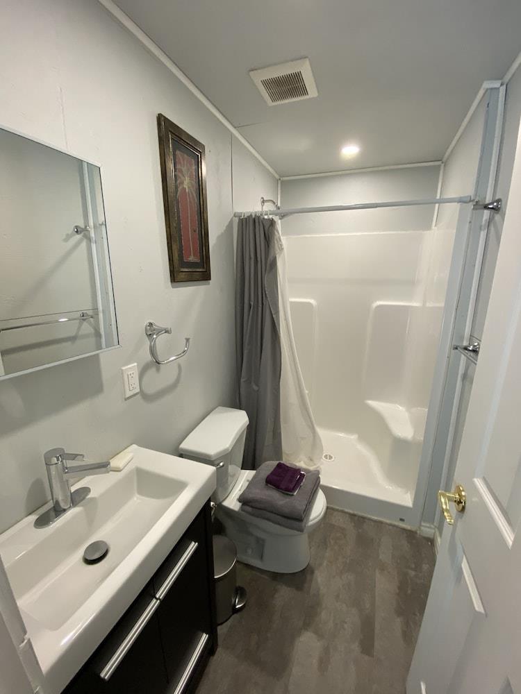 Harrison Lake Cottages