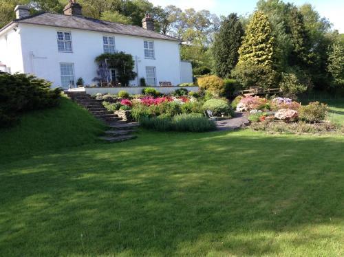 Frondderw Country House Bed & Breakfast