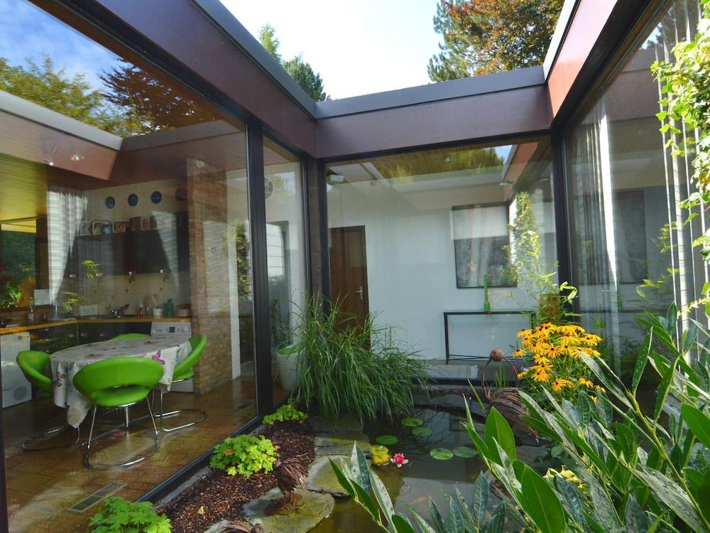 Luxury Villa With Swimming Pool Near F1 Circuit