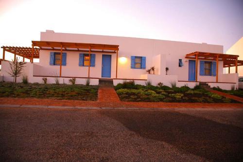 The Cottage Collection Paternoster