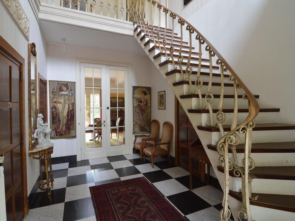 Gorgeous Villa On An Estate With Beautiful Garden, Swimming Pool And Pool House With Sauna