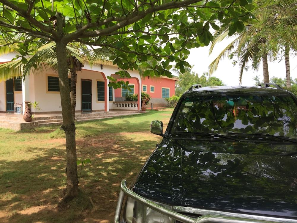 Twitter Parasite Guest House