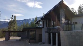 Eagle Pass Lodge