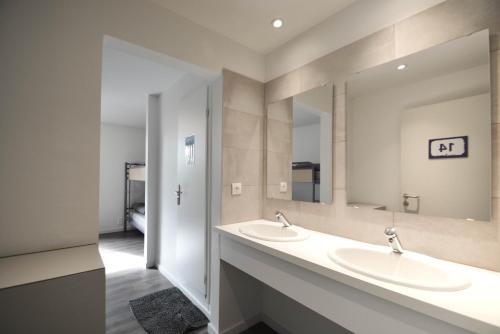 Auberge De Jeunesse De Champlon