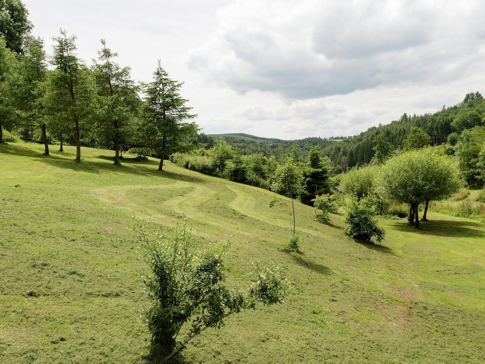 Beautiful Holiday Home With Garden In Houffalize