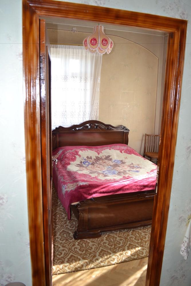 Serik & Geora Guesthouse