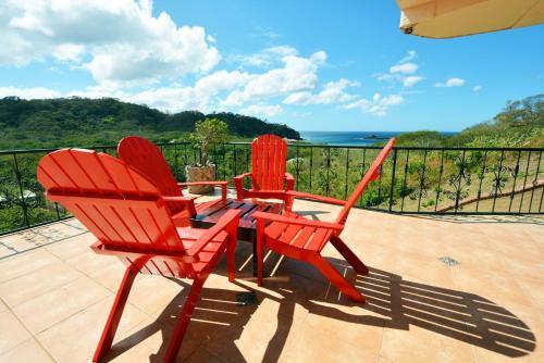 Casa Bahia Family Adventure & Surf Hotel