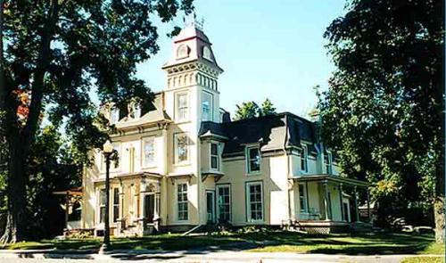 Absolute 1000 Islands Suites