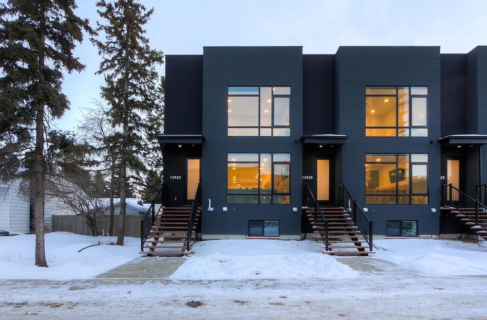 New Luxury Townhome 23