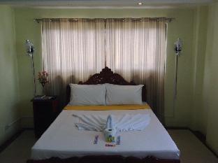 Royal Crest Hotel Restaurant And Sports Centrum