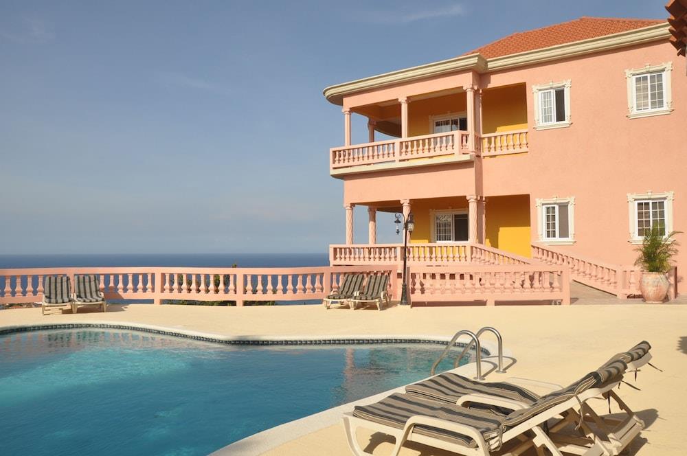 Sun Rise Luxurious Condos By The Vacation Casa