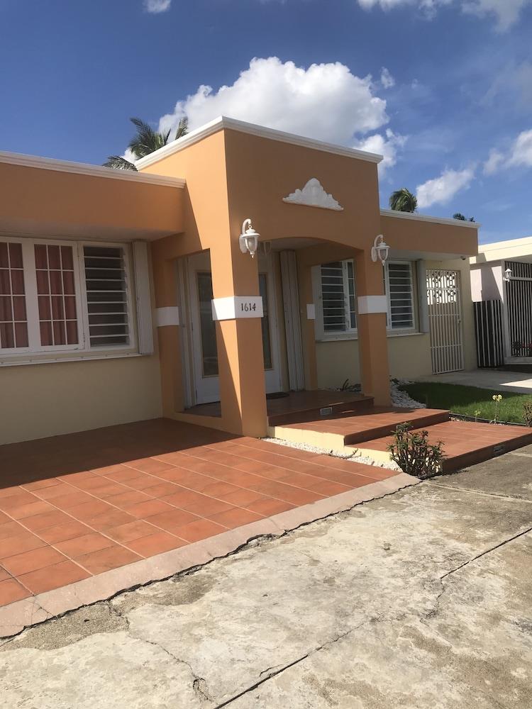 Oversize Studio Close To The Beach Airport