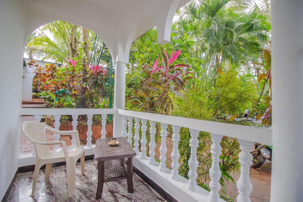 Oyo 16483 Home Garden View 1Bhk Morjim Beach