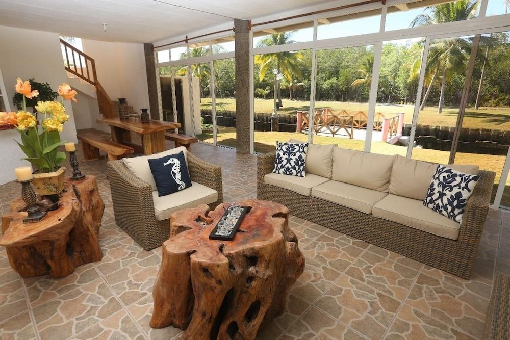 Venecia Marina & Yacht Club