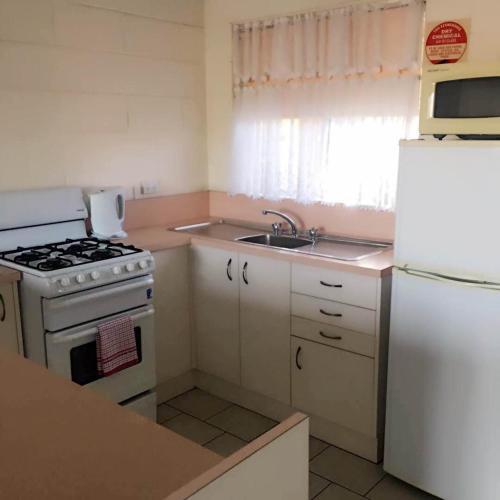 Black Swan Motor Inn