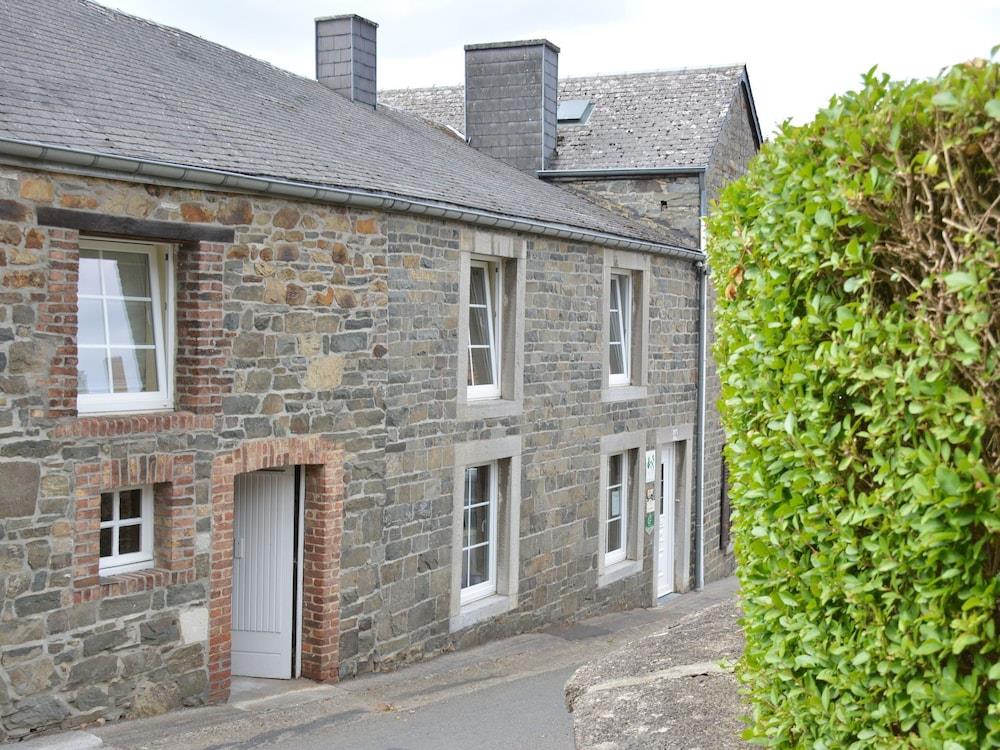 Vintage Holiday Home In Vencimont With Terrace