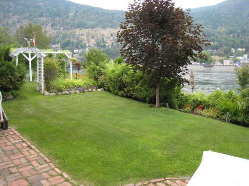 Rivers Edge Bed And Breakfast