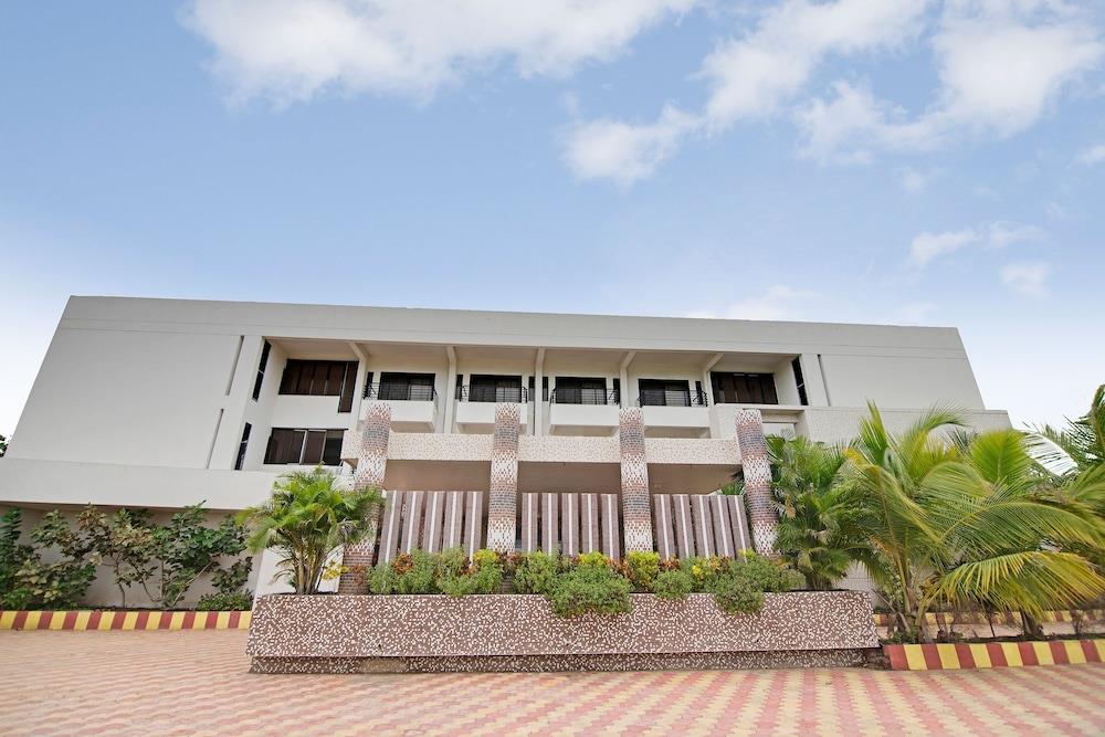 Capital O 48876 Shri Saibaba Satsang Mandal