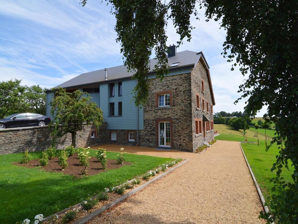 Nice House With Swimming Pool, Pleasantly Renovated