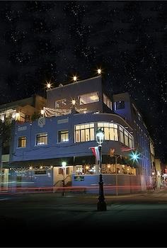 Macondo De Pizza Pazza Hotel Resto Bar