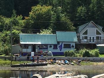 Purple Palace Hostel