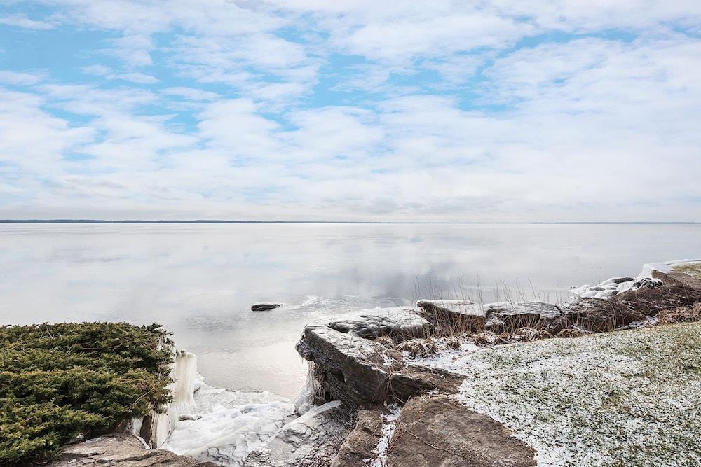 Modern Luxury Furnished Surrounding St Lawrence River View Tranquil