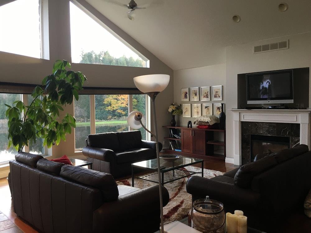 Cottage Lakehouse Private 48 Acres