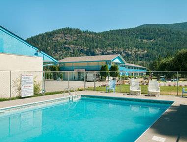 Christina Lake Village Resort