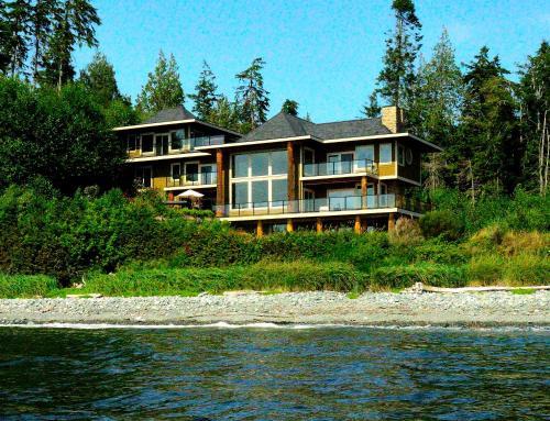 Points West Oceanfront Resort