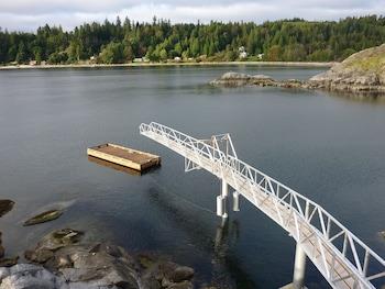 Pointhouse Suites On Sargeant Bay