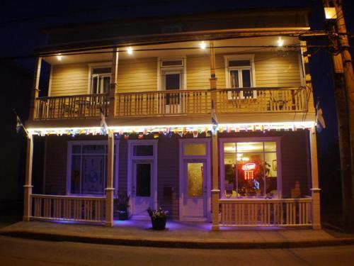 Auberge Jeunesse Loulou's Backpacker Hostel