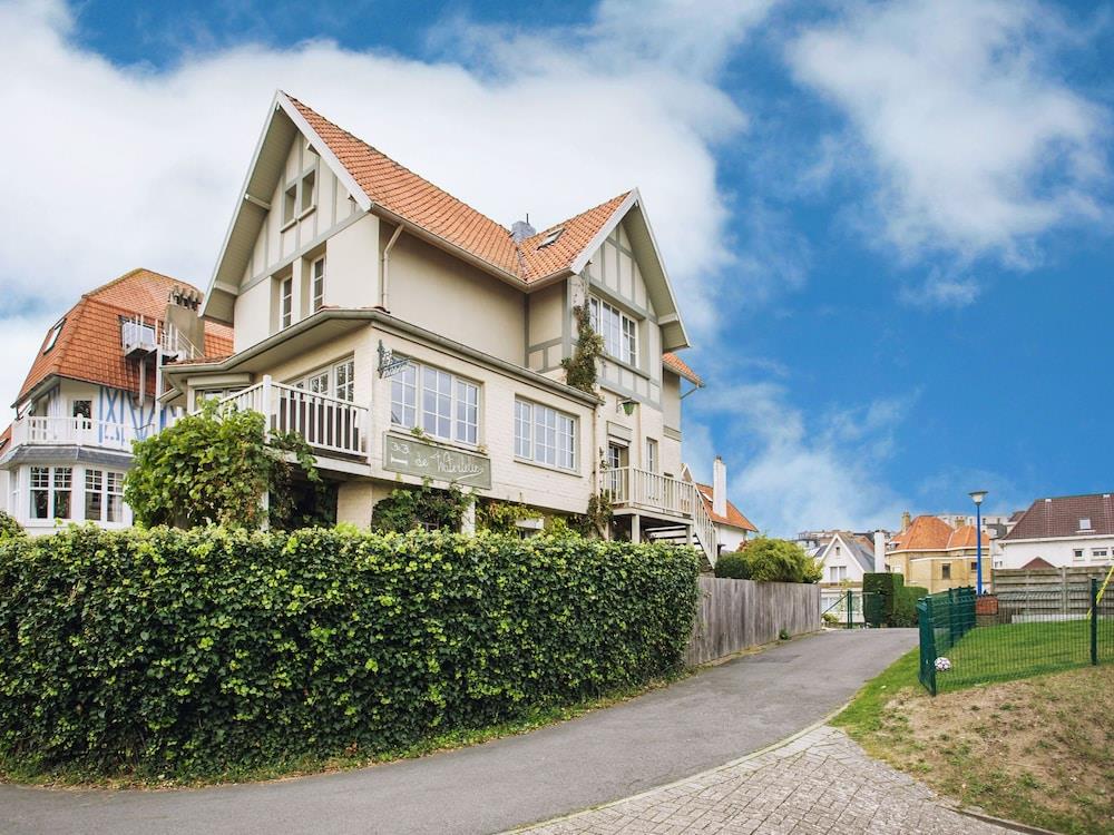 Beautiful Villa 200 Metres From The Sea