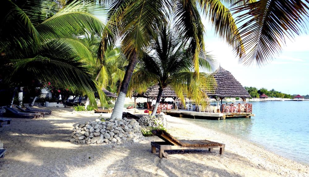 Ouanga Bay Beach Hotel