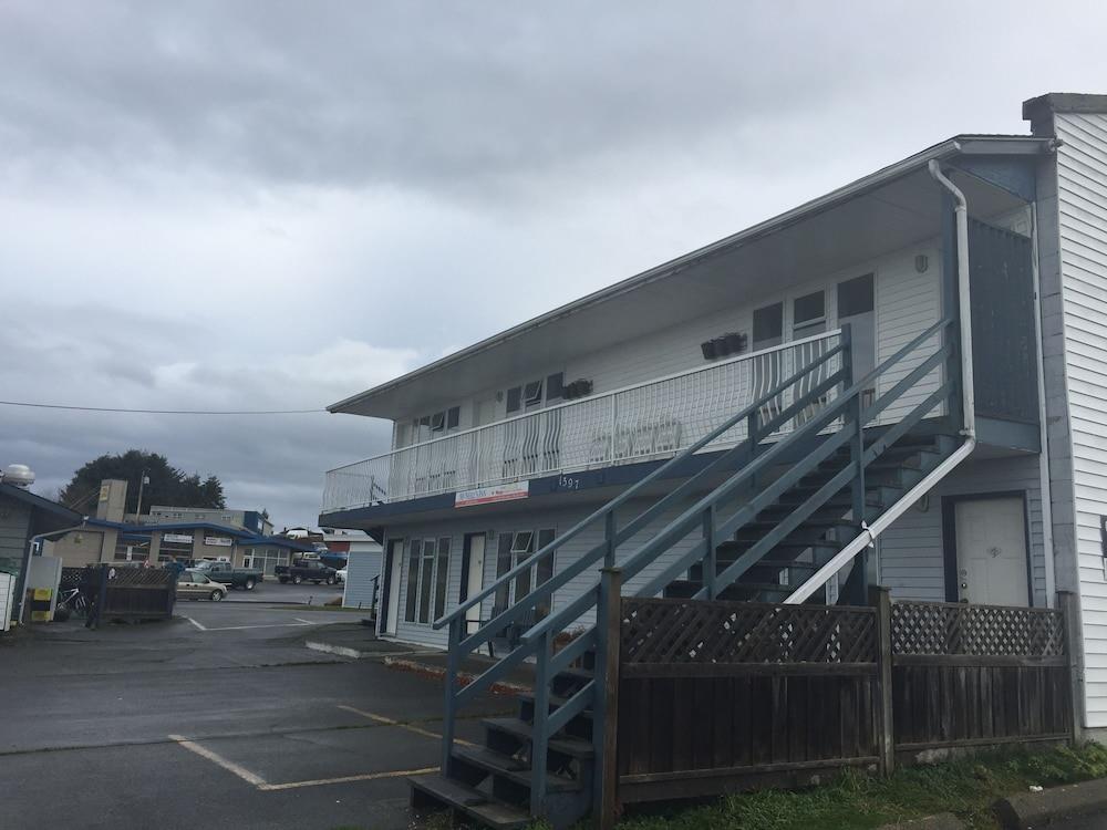 Mcneill's Inn On The Harborfront