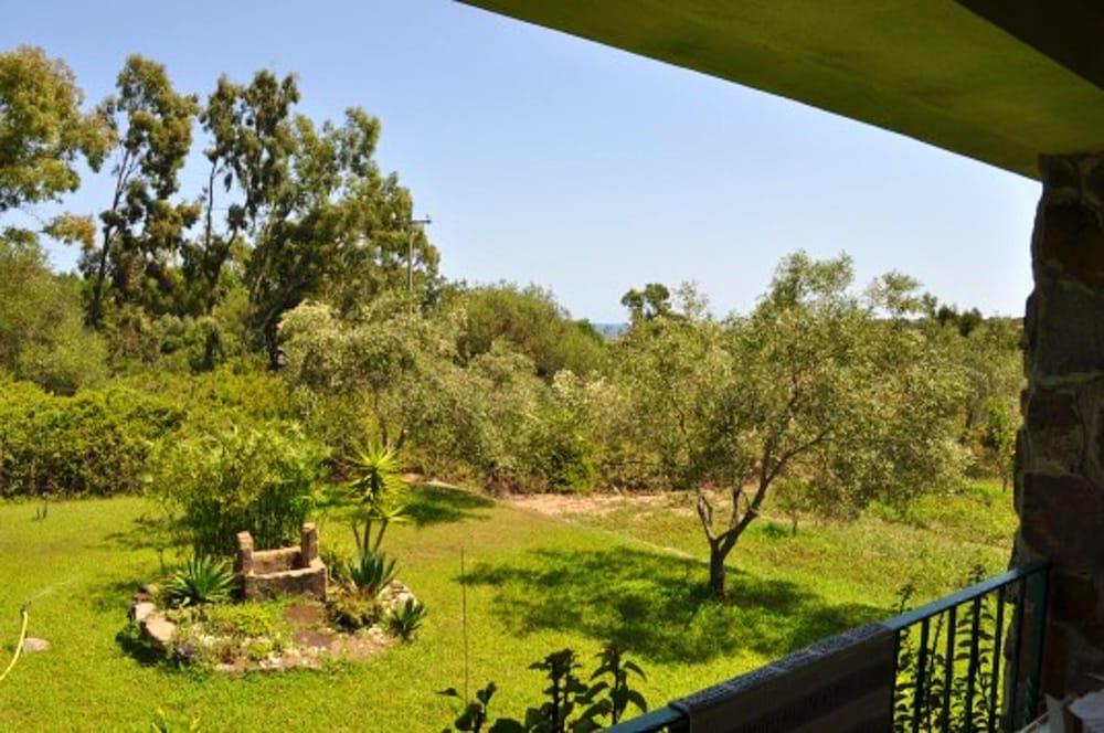 Apartment With 3 Bedrooms In Cea Barisardo, With Enclosed Garden - 300 M From The Beach