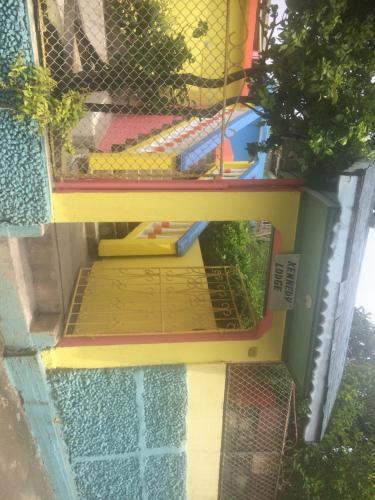 Posada Kennedy Place High Life