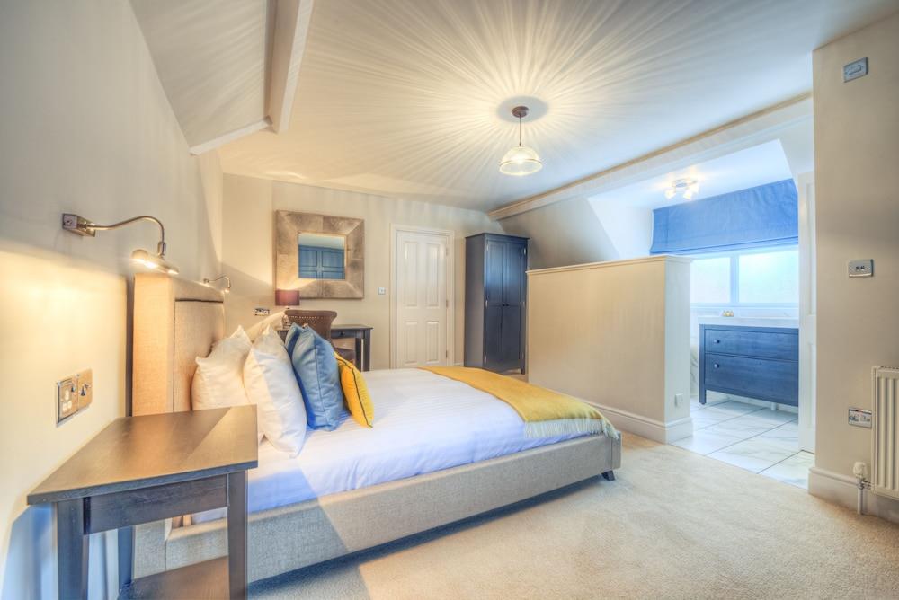 Number Four Boutique Hotel