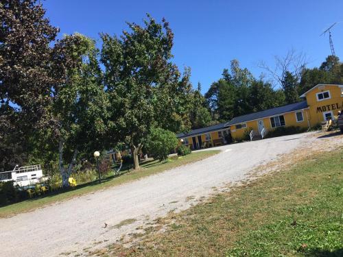 Balsam Lake Boutique Motel