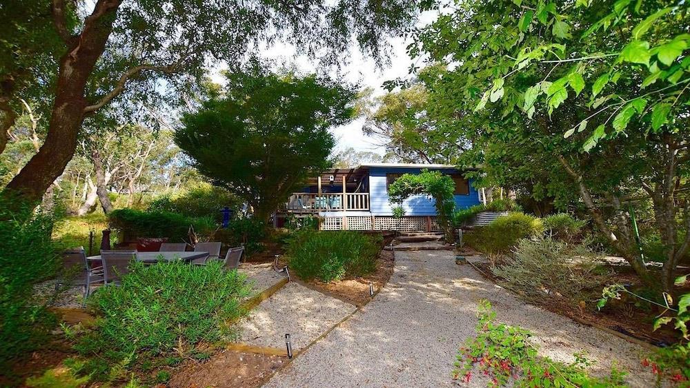 Teach Na Cairde - House Of Friends