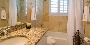 On The Rocks By Grand Cayman Villas & Condos