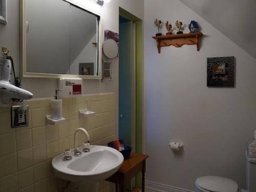 Au Coq Du Bonheur (18+ Only )