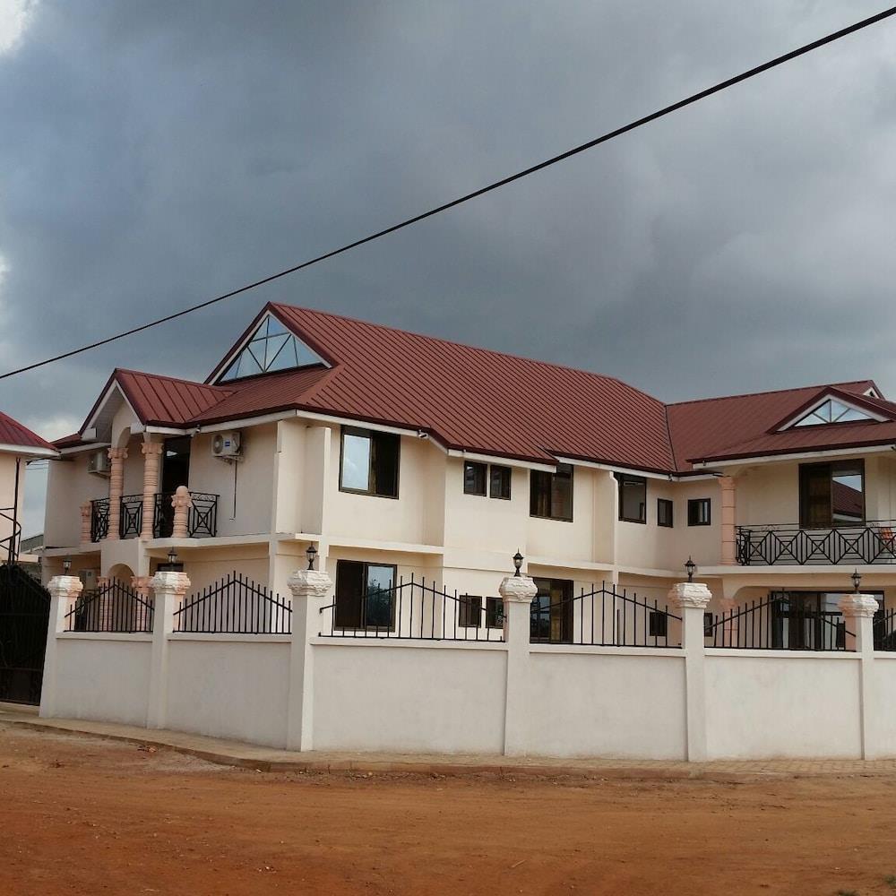 The Moonlite Hotel Sunyani Airport