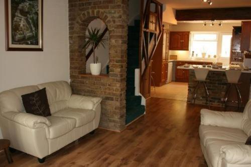 Dee And Steve's B & B