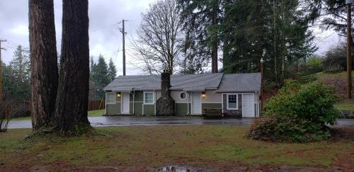 Malahat Bungalows Motel