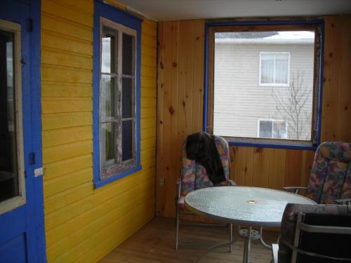 Gite Des Hauteurs Et Cafe De La Place