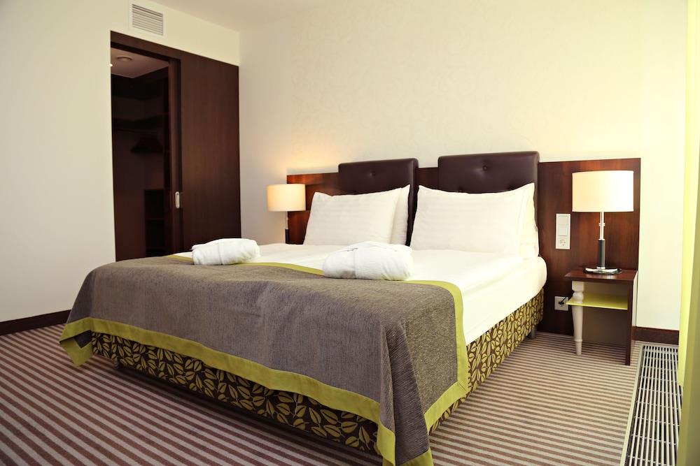 Ambassador Hotel & Suites Kaluga