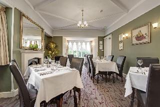 Cedar Manor Hotel & Restaurant