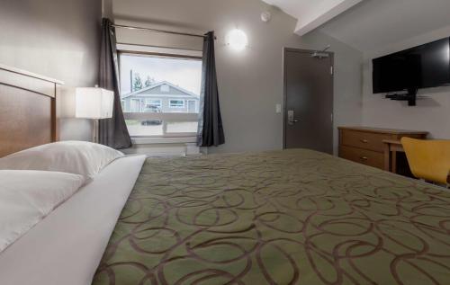 Sunrise Inn & Suites