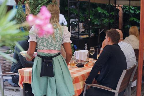 Vadvirag Vendeglo Es Panzio